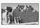 Nombreuses statues
