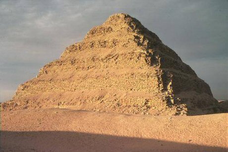 Pyramide à degré de Djoser à Saqqarah Pyramide à degré de Djoser à Saqqarah