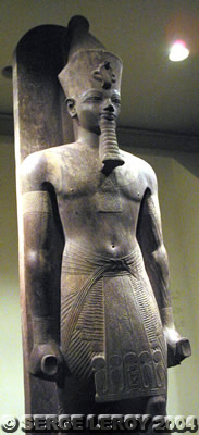 Statue d'aménophis III sur un traîneau