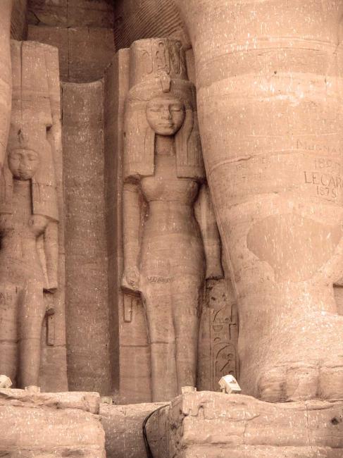 Statue de Touya � Abou Simbel