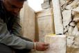 http://www.egyptos.net/egyptos/photos/Pyramides-et-Tombes--Decouverte-d-une-pyramide-a-Saqqara-11-2008--saqqara-decouverte-14.html