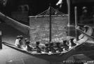 Barques c�r�moniales avec leurs rameurs