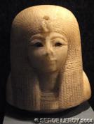 Couvercle d�un vase canope de la reine Thuya