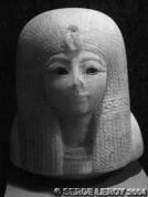 Couvercle d�un vase canope de la reine Thuya