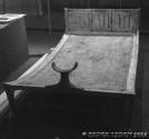 Lit aux pieds sculpt�s