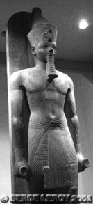 Statue d�Am�nophis III sur un tra�neau