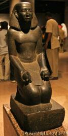 Statue du gouverneur d�Heqainb