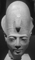 Visage du pharaon Amenm�s