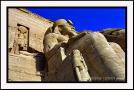 Aux pieds de Rams�s II
