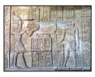 Offrande de pharaon � Horus