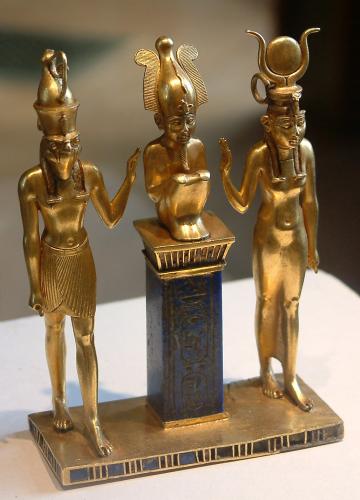 Osiris, Isis et Horus (trois-quart)