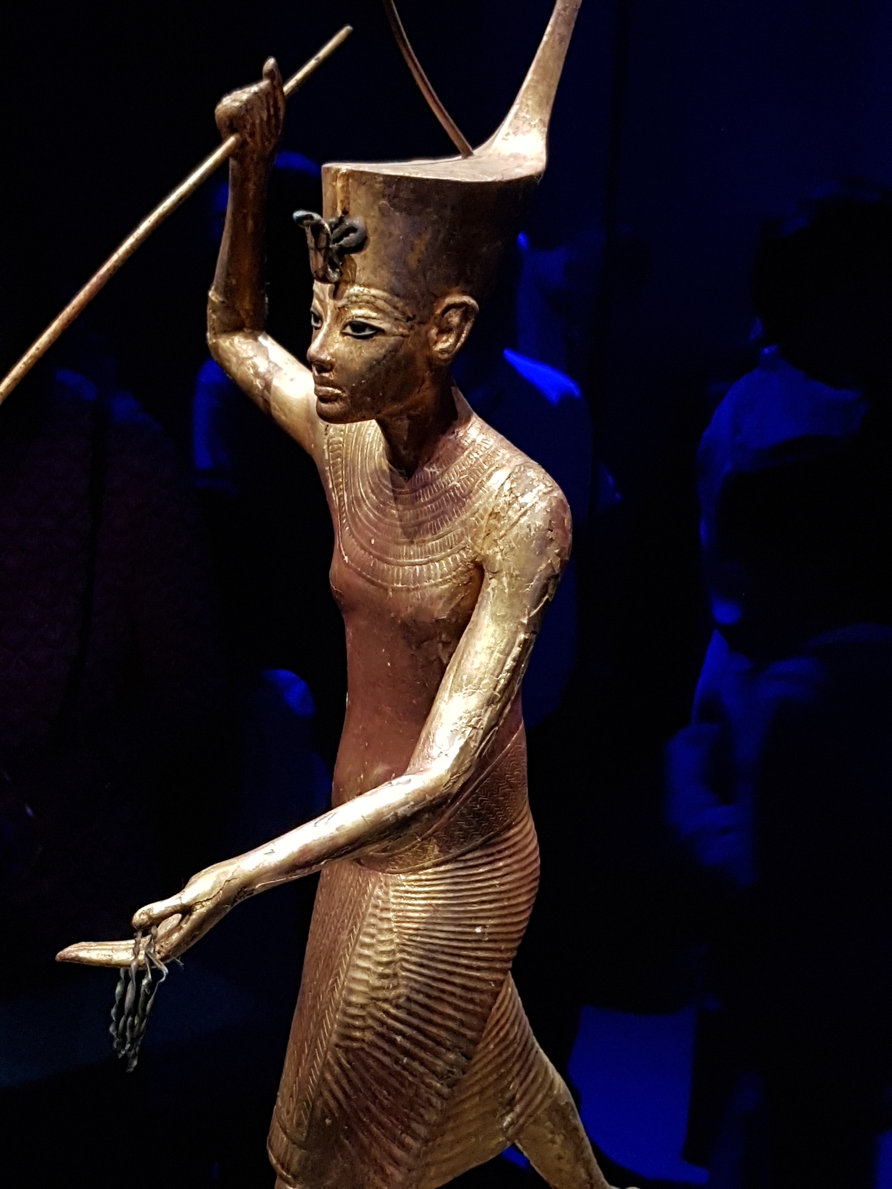 Statuette en bois doré de Toutankhamon harponneur