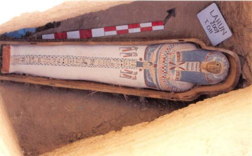 Magnifique sarcophage trouvé dans le Fayoum