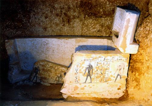 Le sarcophage de Isisnofret (Isisnefret)