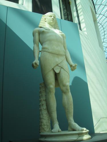 Antinous représenté en Osiris