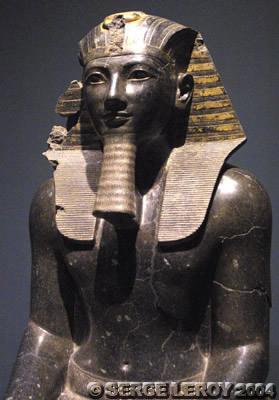 Statue d'aménophis II