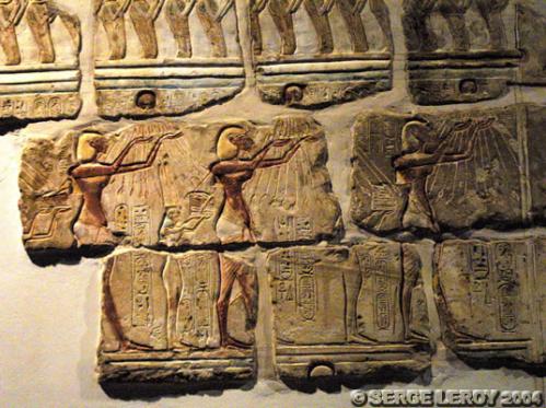 Reconstitution du mur des talatates de Karnak