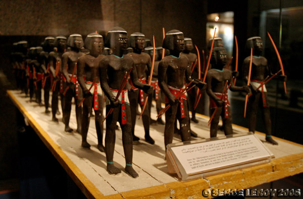 Compagnie de guerriers nubiens armés