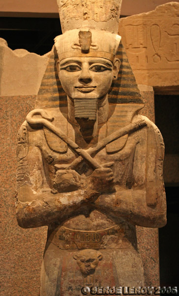 Haute statue de Ramsès II