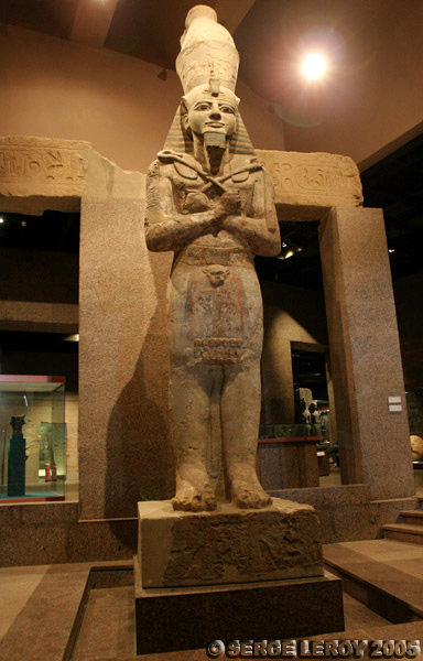 Haute statue de Ramsès II