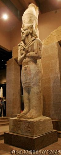 Haute statue de Ramsès II