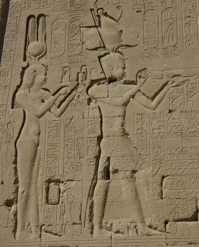 Denderah3_Cleopatra_Cesarion.jpg