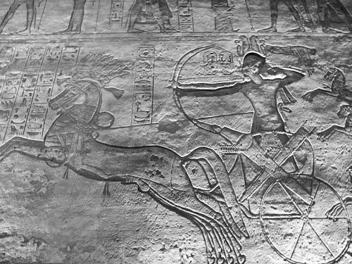 Ramsès II guerrier sur son char, à la tête de son armée