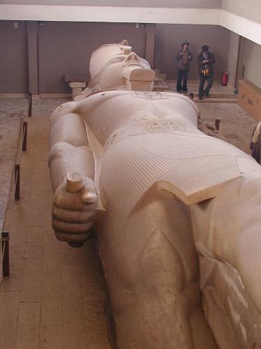 Statue monumentale de Ramsès II, Memphis