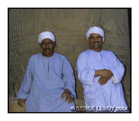 Gardiens de la salle hypostyle du temple d'Isis à Philae