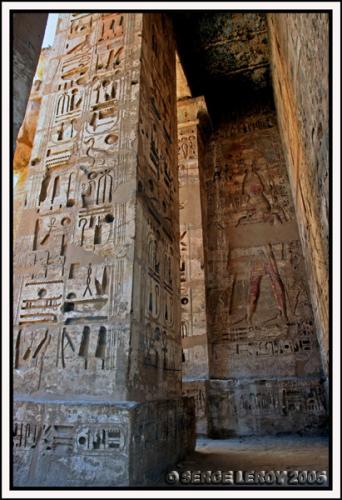 Hièroglyphes et pharaon