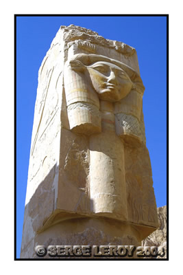 Hathor surmonté d'un chapiteau