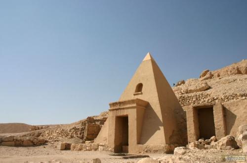 Entrée des tombes des ouvriers