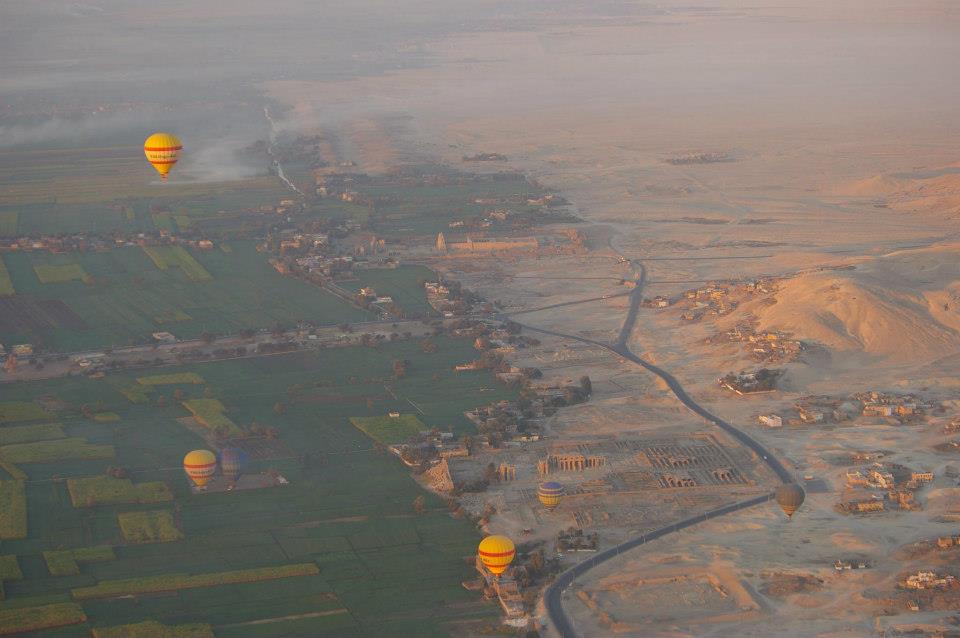 Montgolfière au dessus de Louxor