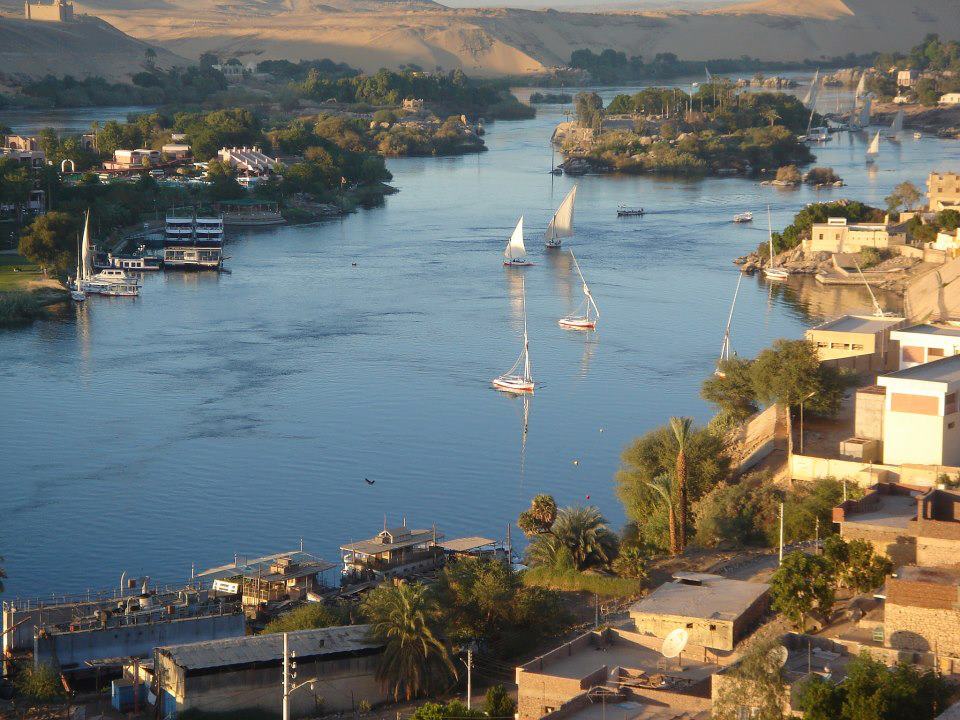 Vue sur le Nil au coucher du soleil