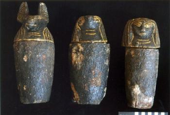 Trois des sarcophages découverts dans la nécropole de Dahchour